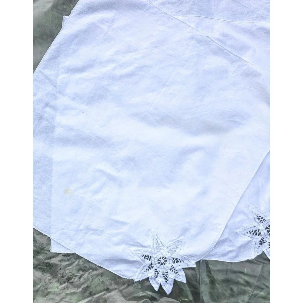 Vintage Round White Cotton Tablecloth 34